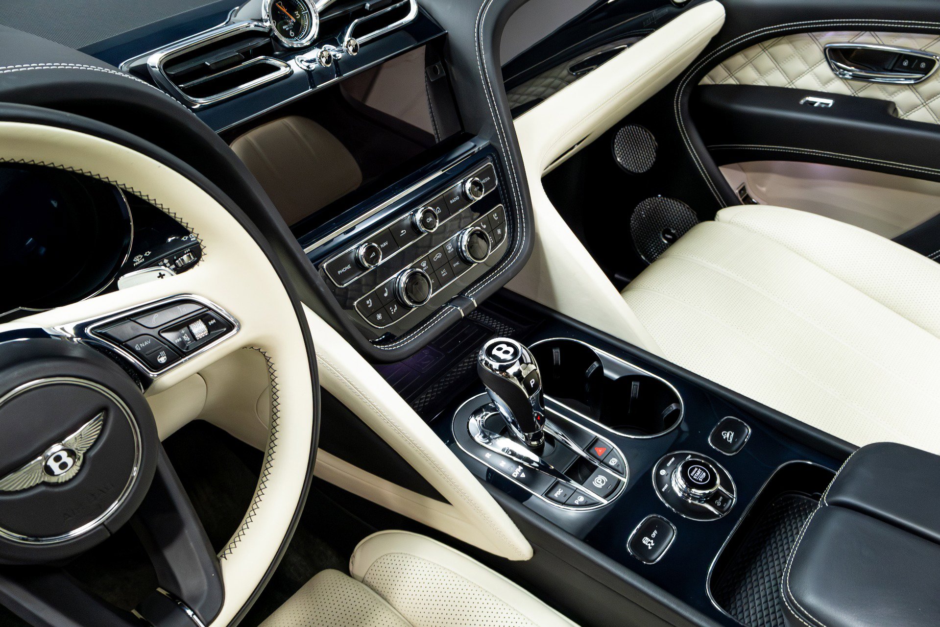 Used 2021 Bentley Bentayga w/ First Edition Specification image 72