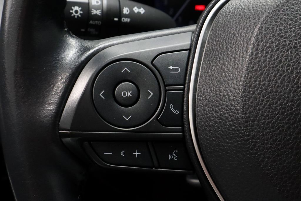 Used 2022 Toyota Corolla Cross XLE w/ Convenience Package AWD/4WD image 28