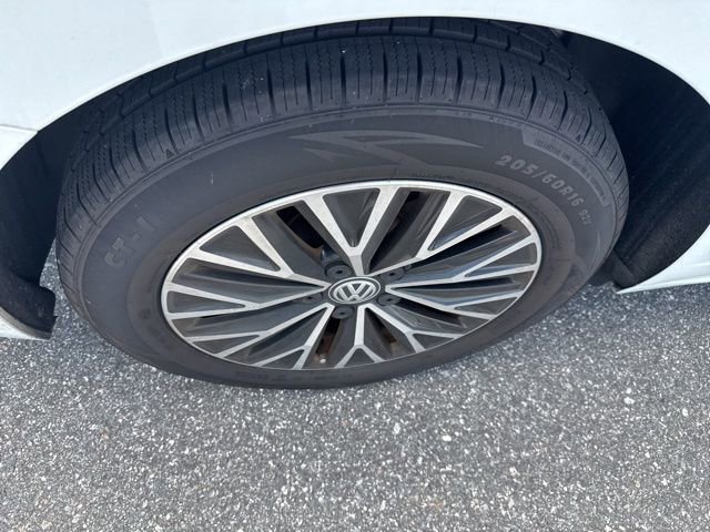 Used 2020 Volkswagen Jetta SE image 10