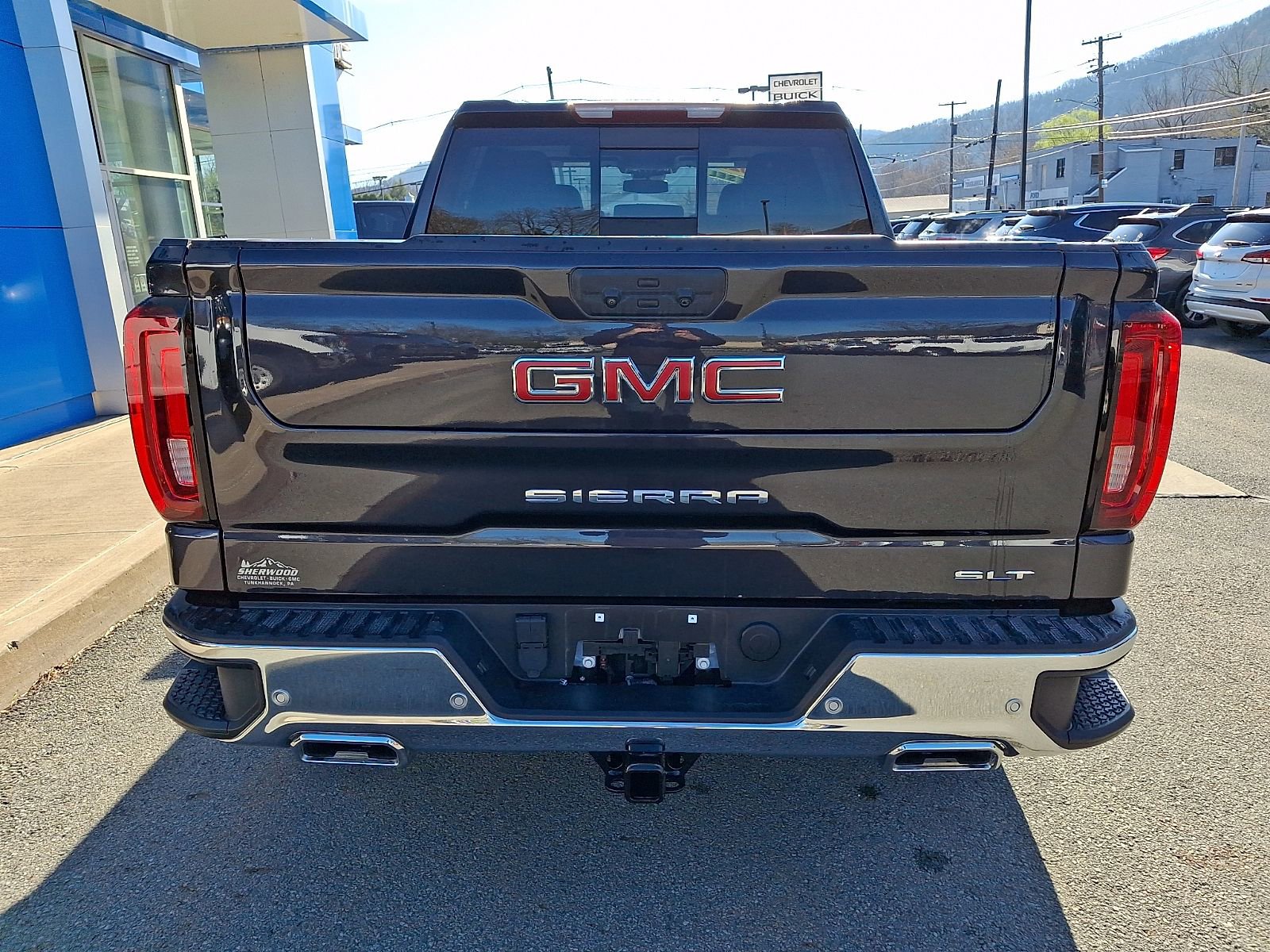 Used 2022 GMC Sierra 1500 SLT w/ SLT Premium Plus Package AWD/4WD image 5
