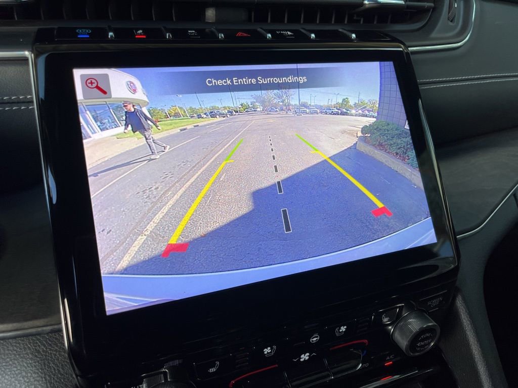 Used 2023 Jeep Grand Cherokee Overland image 36