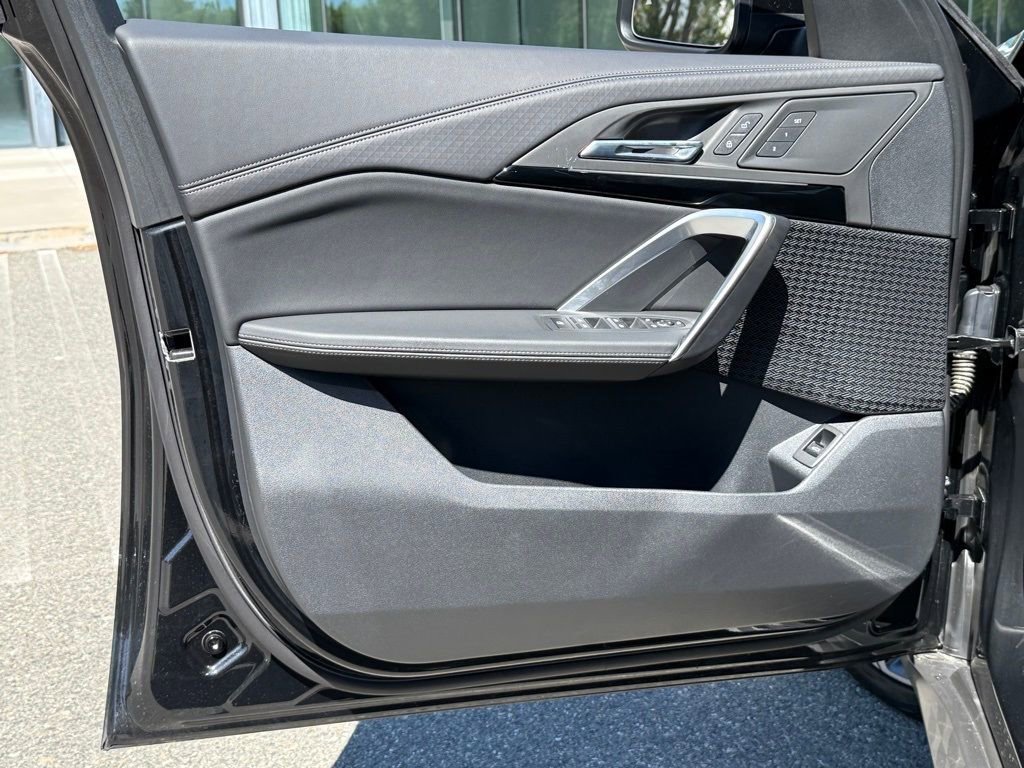 Used 2025 BMW X2 xDrive28i w/ Technology Package image 19