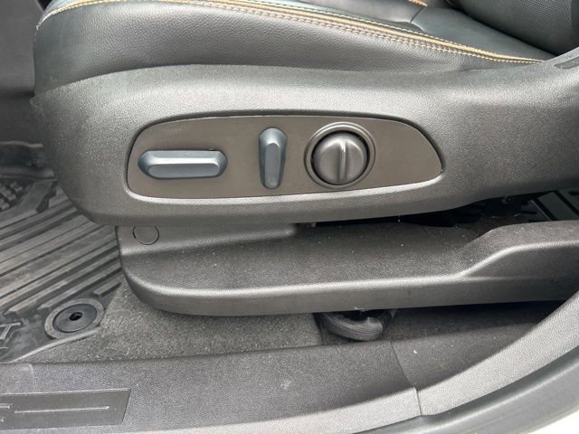Used 2023 GMC Terrain AT4 AWD/4WD image 16
