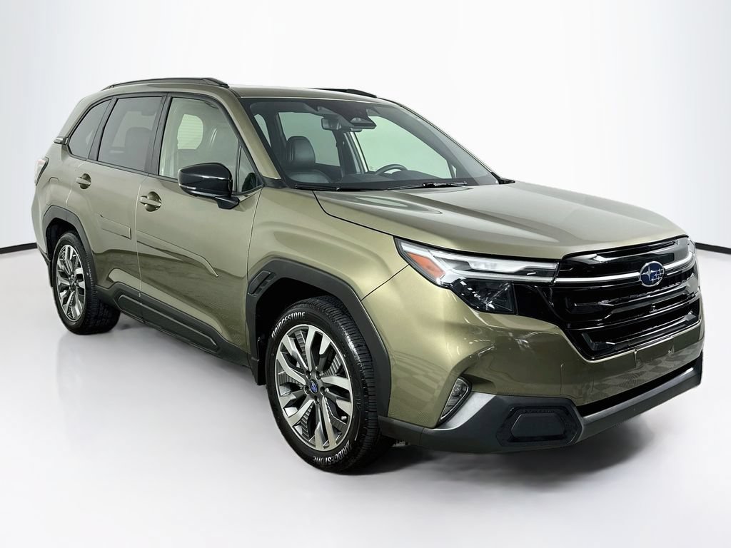 Used 2025 Subaru Forester Touring AWD/4WD image 2