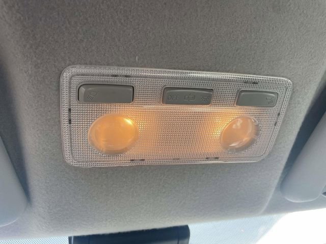 Used 2017 Toyota Yaris L image 29