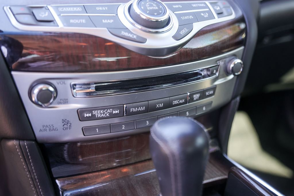 Used 2016 INFINITI Q70 L 3.7 w/ Deluxe Touring Package image 21