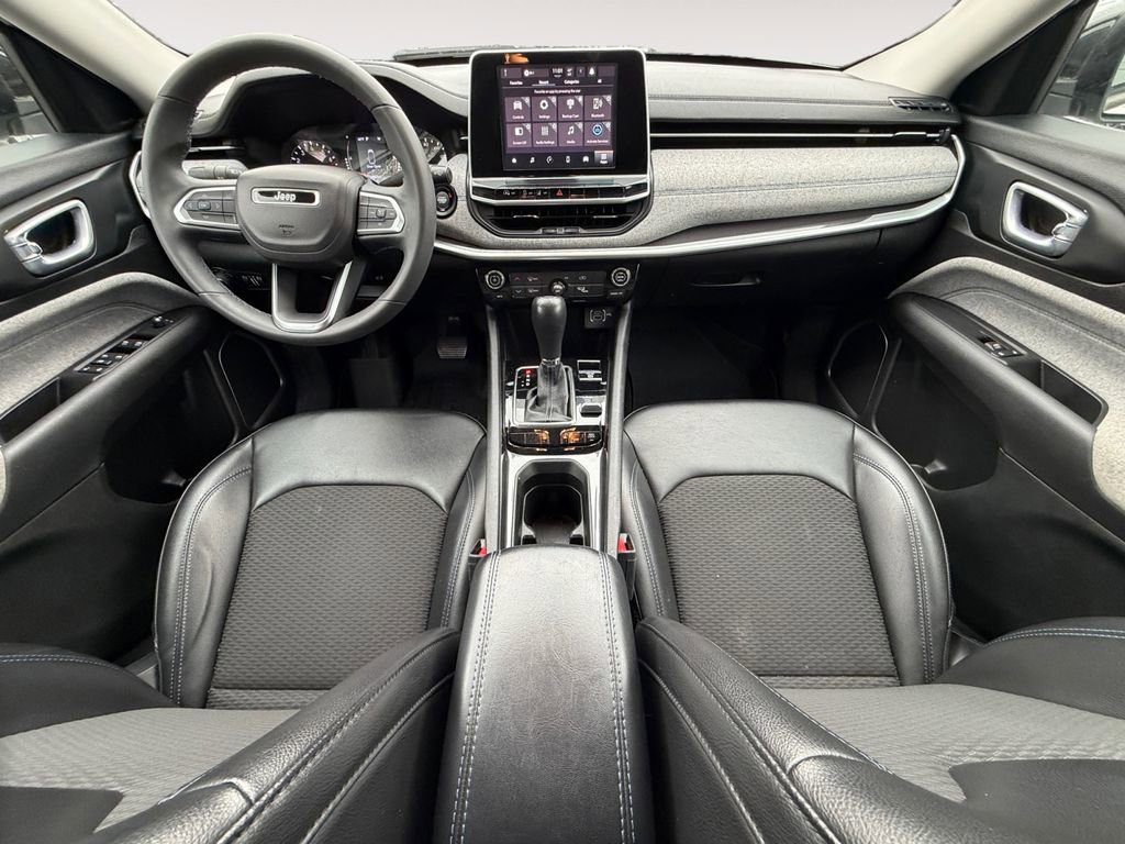 Used 2022 Jeep Compass Latitude image 11
