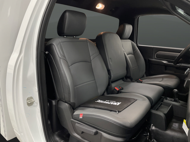 New 2024 RAM 3500 Tradesman AWD/4WD image 37