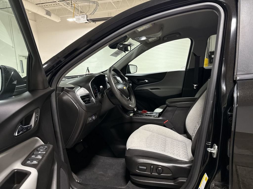 Used 2022 Chevrolet Equinox LS FWD image 19