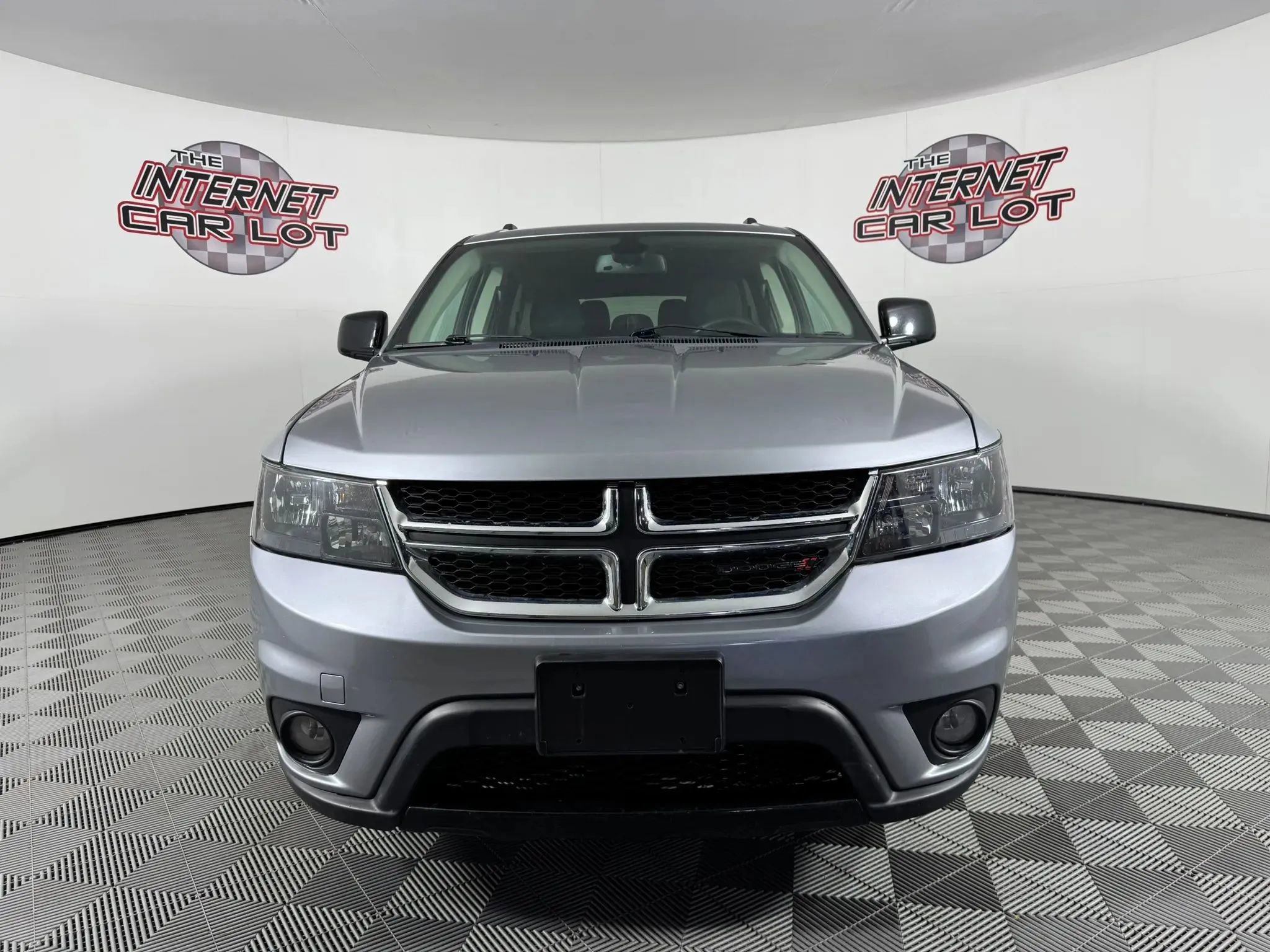 Used 2018 Dodge Journey SXT w/ Blacktop Package image 2