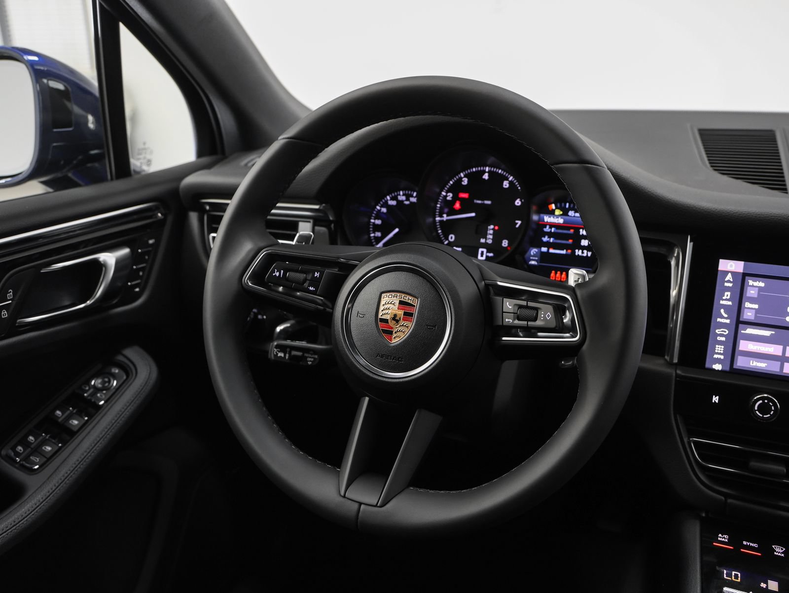 New 2026 Porsche Macan AWD/4WD image 29
