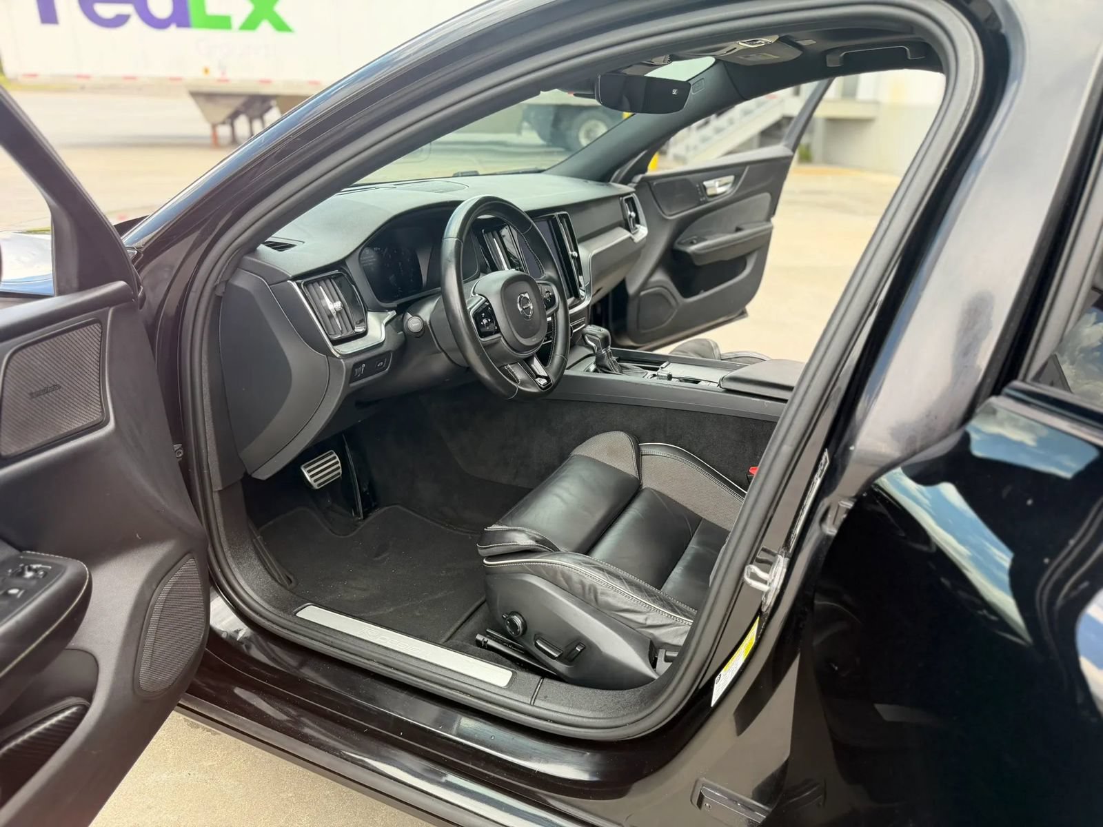 Used 2019 Volvo S60 T5 R-Design FWD image 18