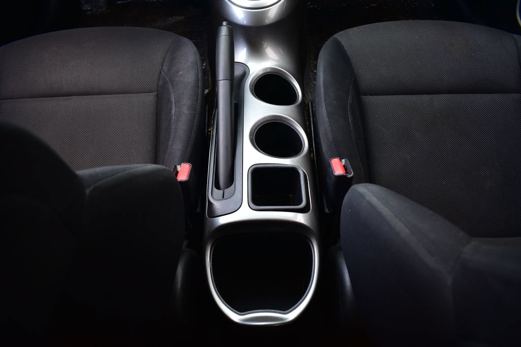 Used 2014 Nissan Juke S FWD image 28