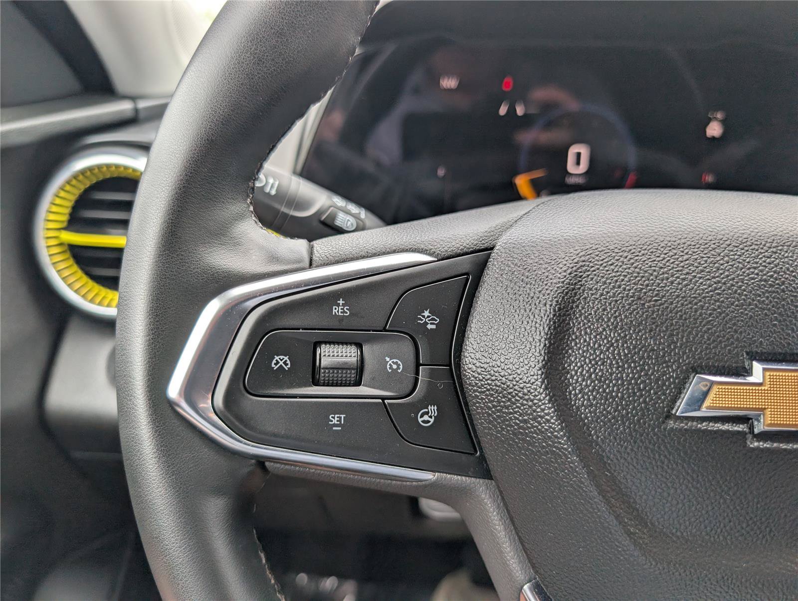 Used 2024 Chevrolet Trax LT w/ Driver Confidence Package FWD image 21