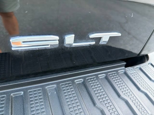 Used 2023 GMC Sierra 1500 SLT w/ SLT Premium Package AWD/4WD image 8