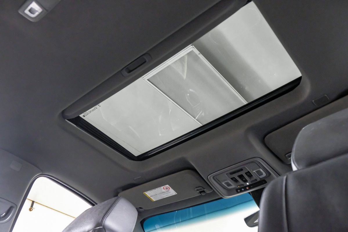 Used 2022 Chevrolet Silverado 2500 LTZ w/ LTZ Plus Package image 22