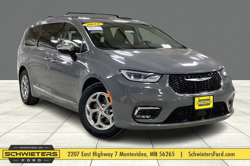 Used 2023 Chrysler Pacifica Limited