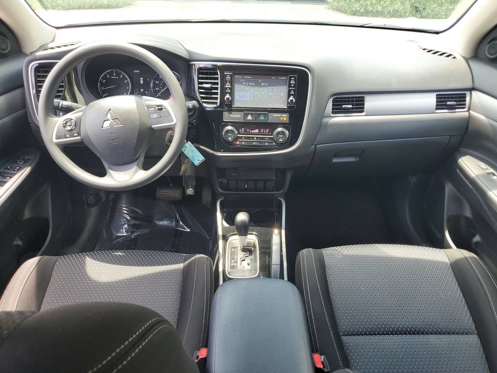 Used 2018 Mitsubishi Outlander ES AWD/4WD image 14