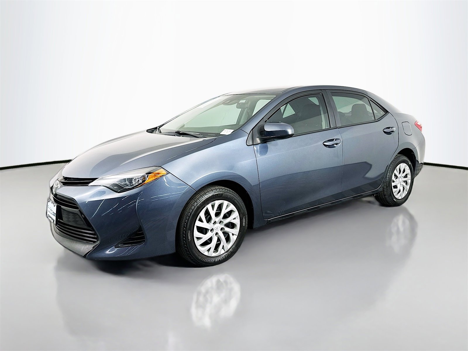 Certified 2019 Toyota Corolla LE image 3