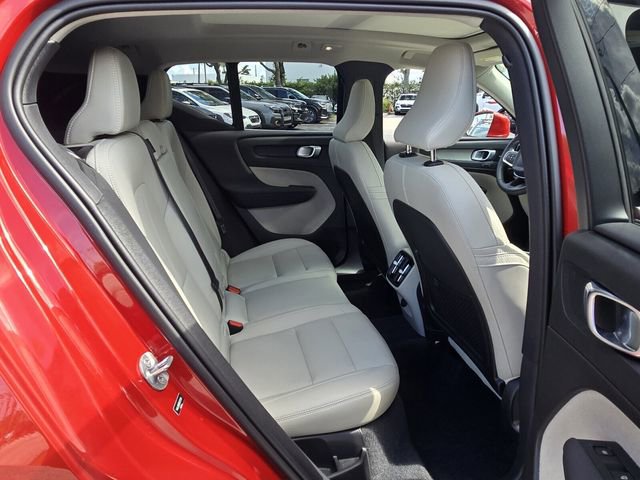 Certified 2024 Volvo XC40 B5 Plus AWD/4WD image 15