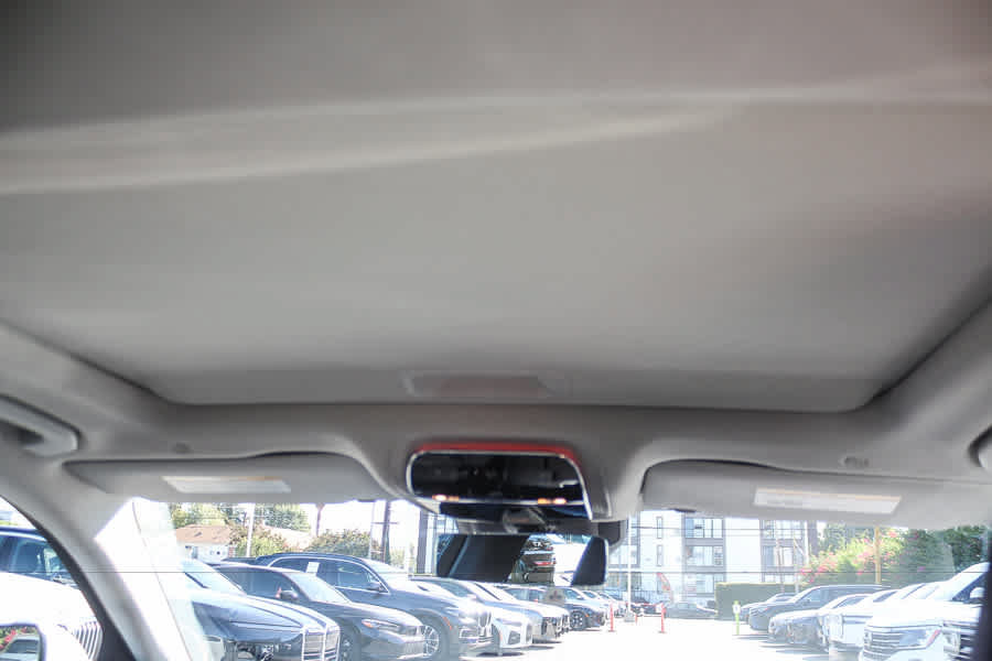 Used 2025 Mercedes-Benz C 300 Sedan image 21