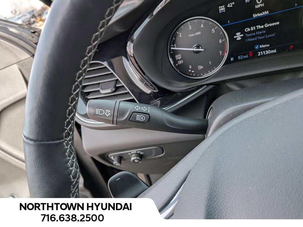 Used 2023 Buick Envision Essence image 27