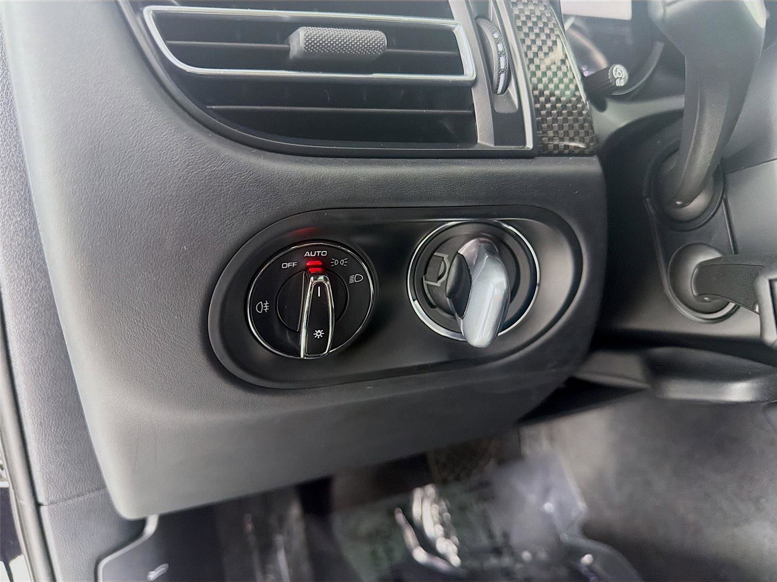 Certified 2023 Porsche Macan GTS AWD/4WD image 11