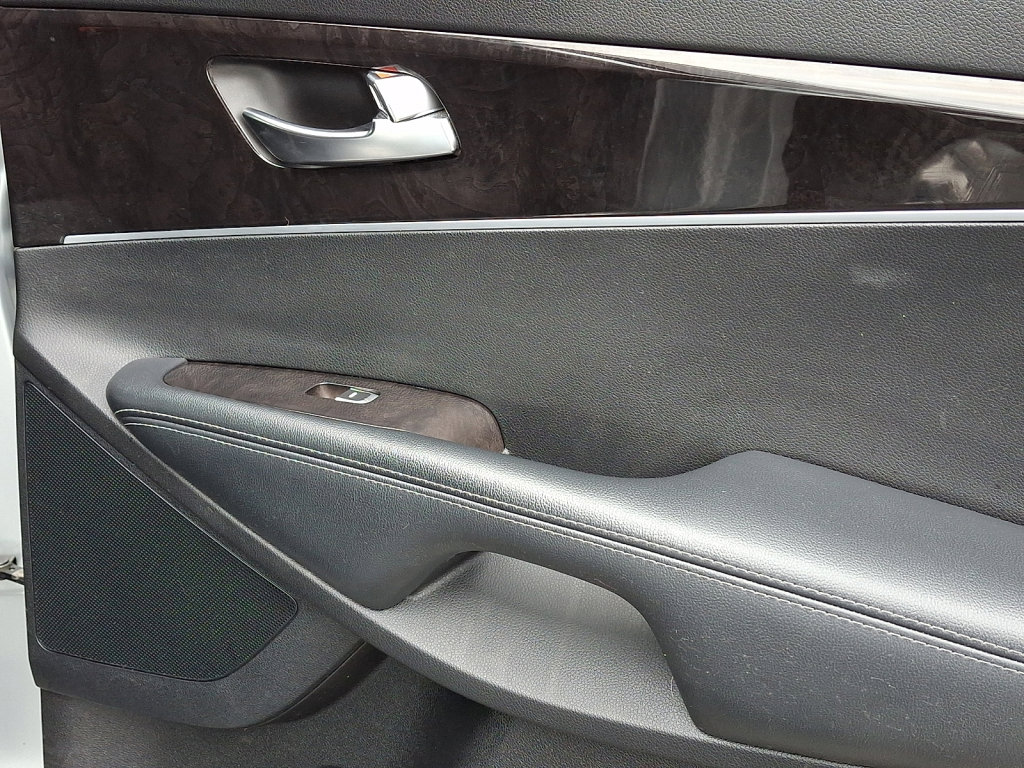 Used 2018 Kia Sorento LX image 14