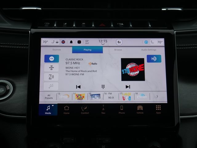 Used 2023 Jeep Grand Cherokee Limited w/ Black Appearance Package AWD/4WD image 20