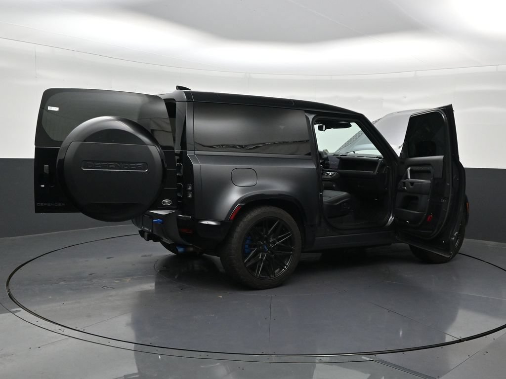 Used 2023 Land Rover Defender 90 V8 AWD/4WD image 30