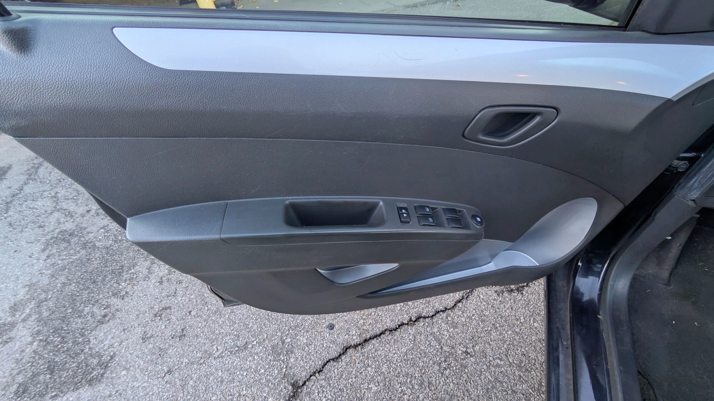 Used 2015 Chevrolet Spark LT image 9