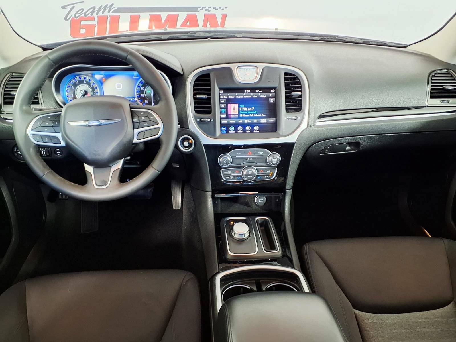 Used 2023 Chrysler 300 Touring RWD image 10