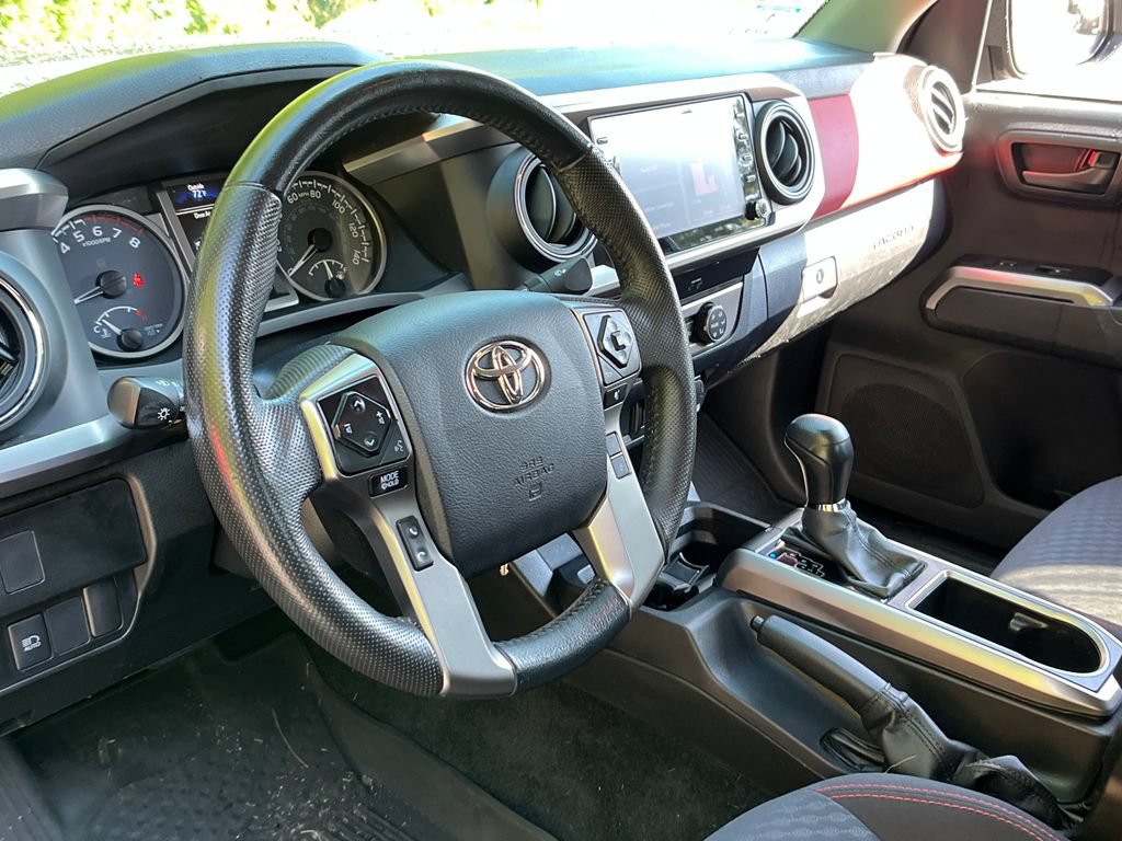 Certified 2022 Toyota Tacoma SR5 w/ SR5 Appearance Package (SM) AWD/4WD image 34
