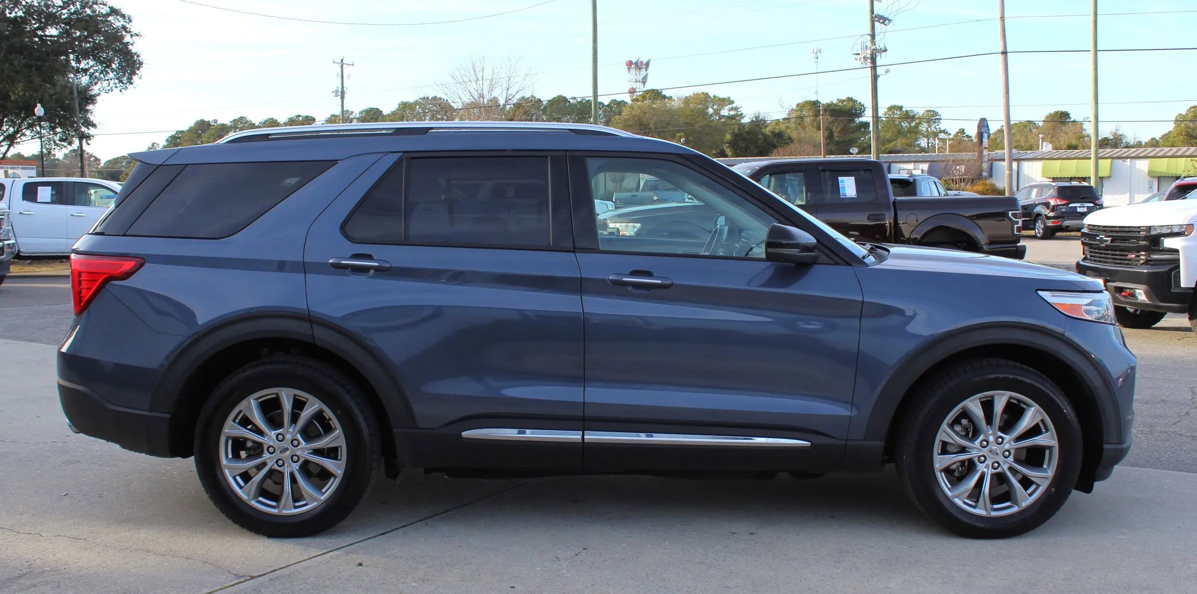 Used 2021 Ford Explorer Limited image 6