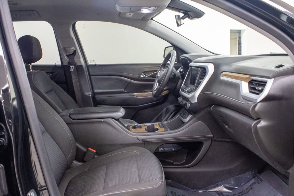 Used 2023 GMC Acadia SLE image 25