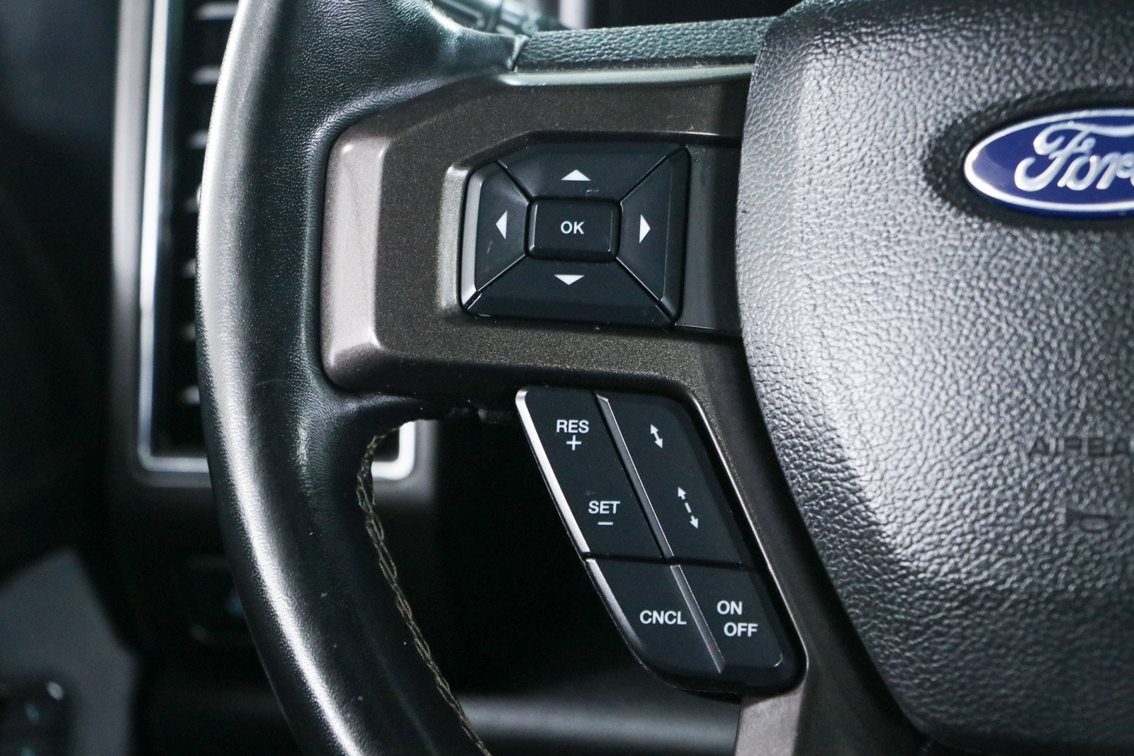Used 2021 Ford Expedition Limited AWD/4WD image 14