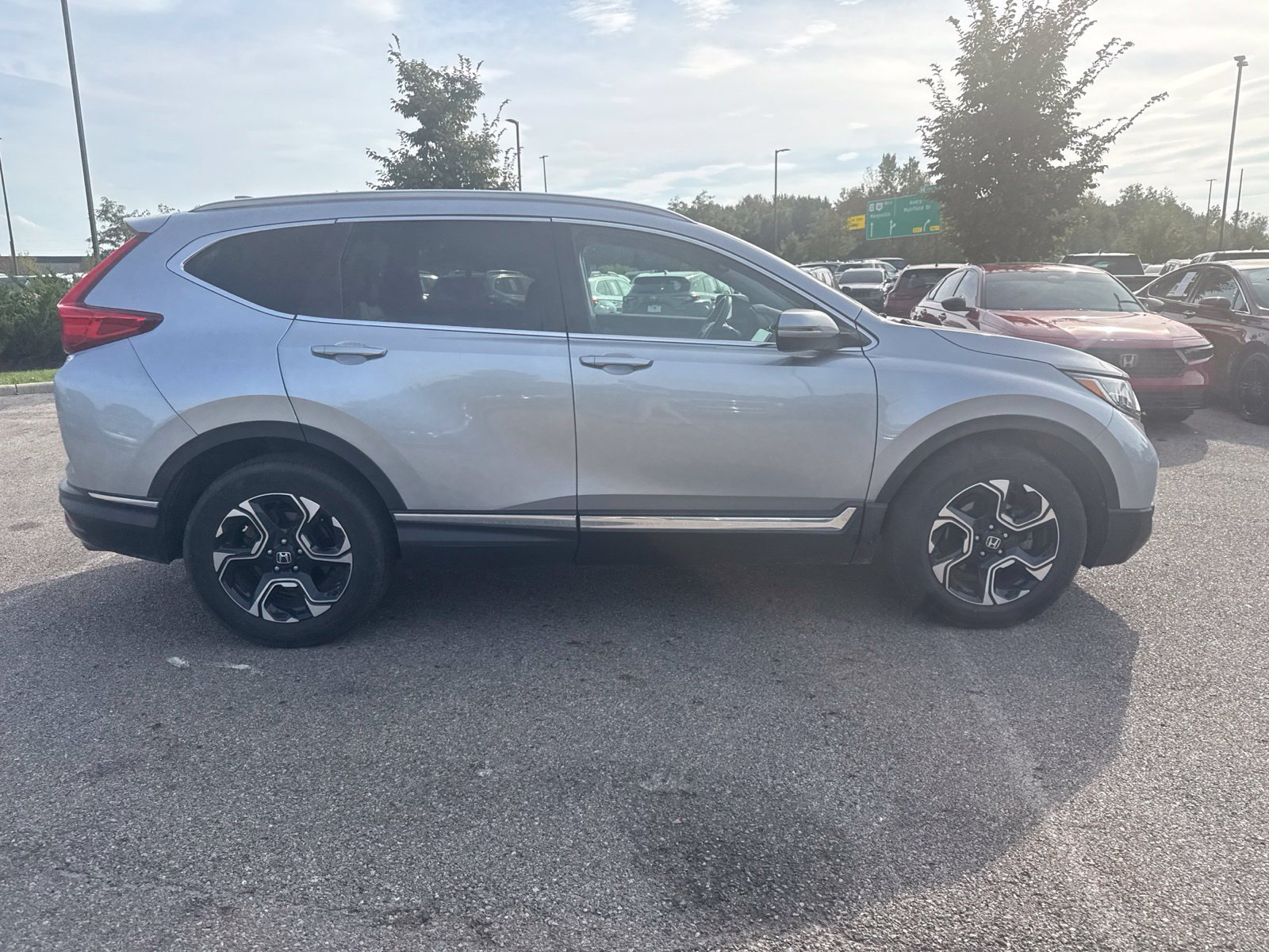 Used 2018 Honda CR-V Touring image 4