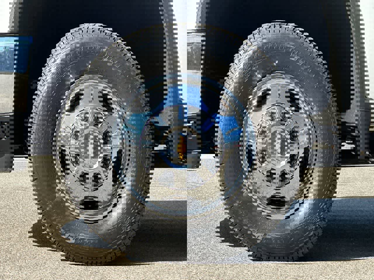 Used 2024 Chevrolet Silverado 3500 LT w/ Convenience Package image 31