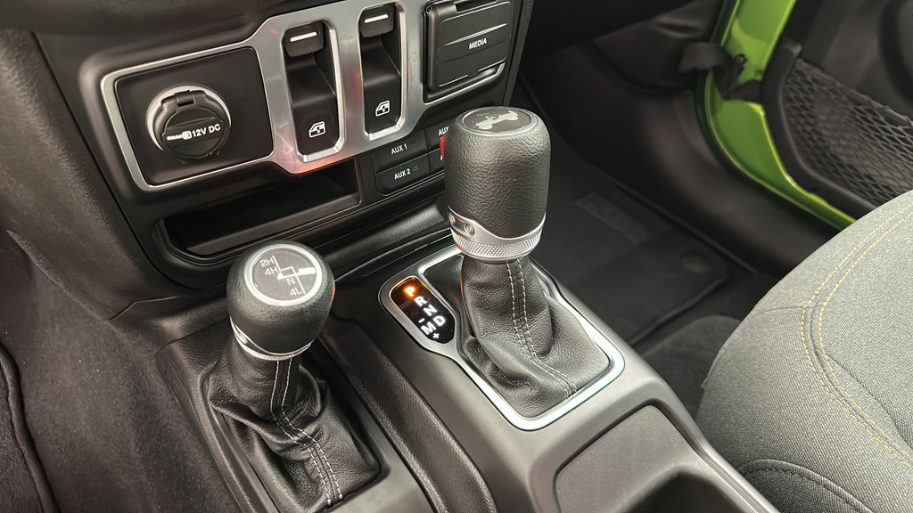 Used 2026 Jeep Wrangler Sport AWD/4WD image 16