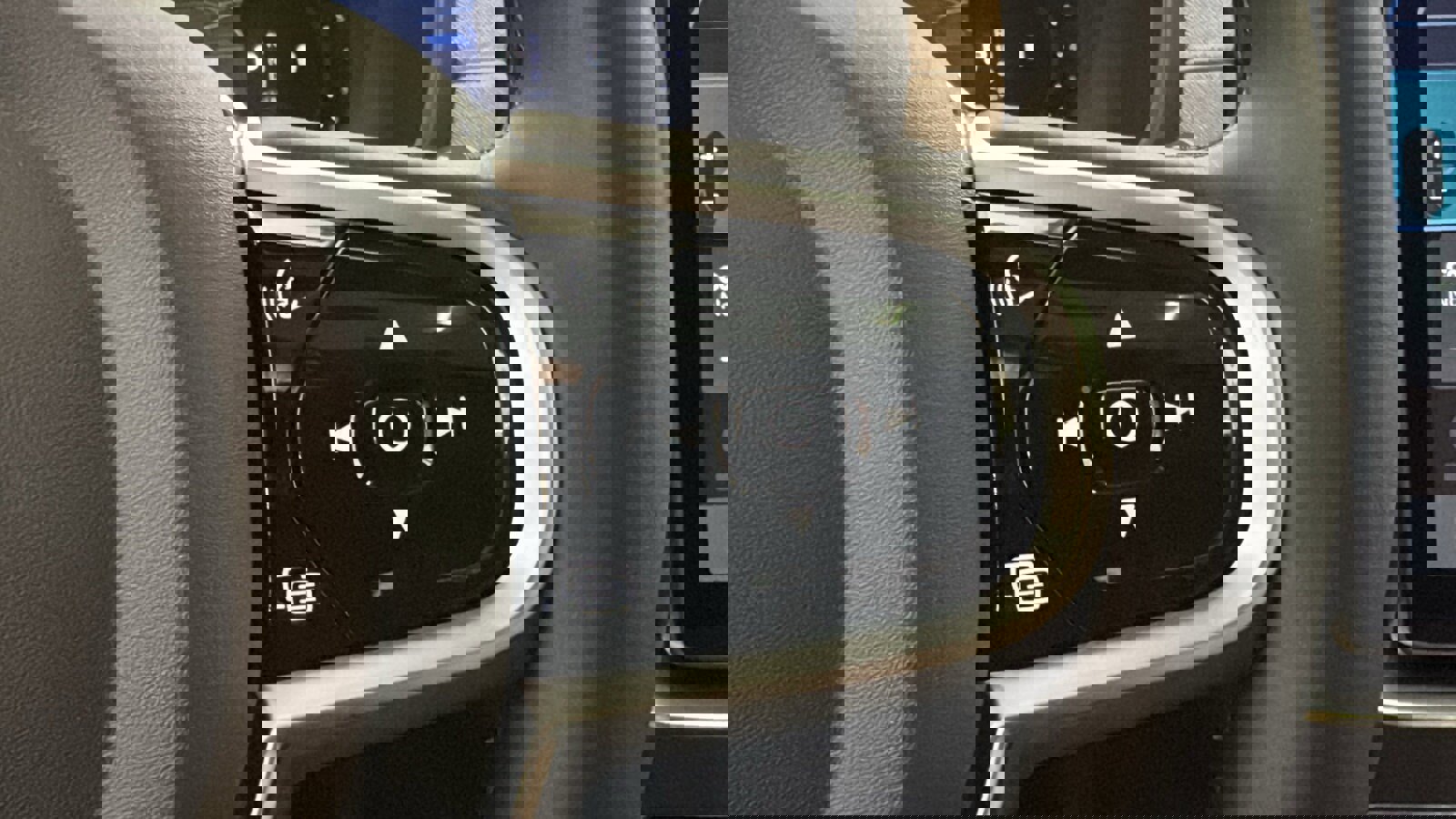 New 2026 Volvo XC90 B6 Plus w/ Protection Package Premier image 14