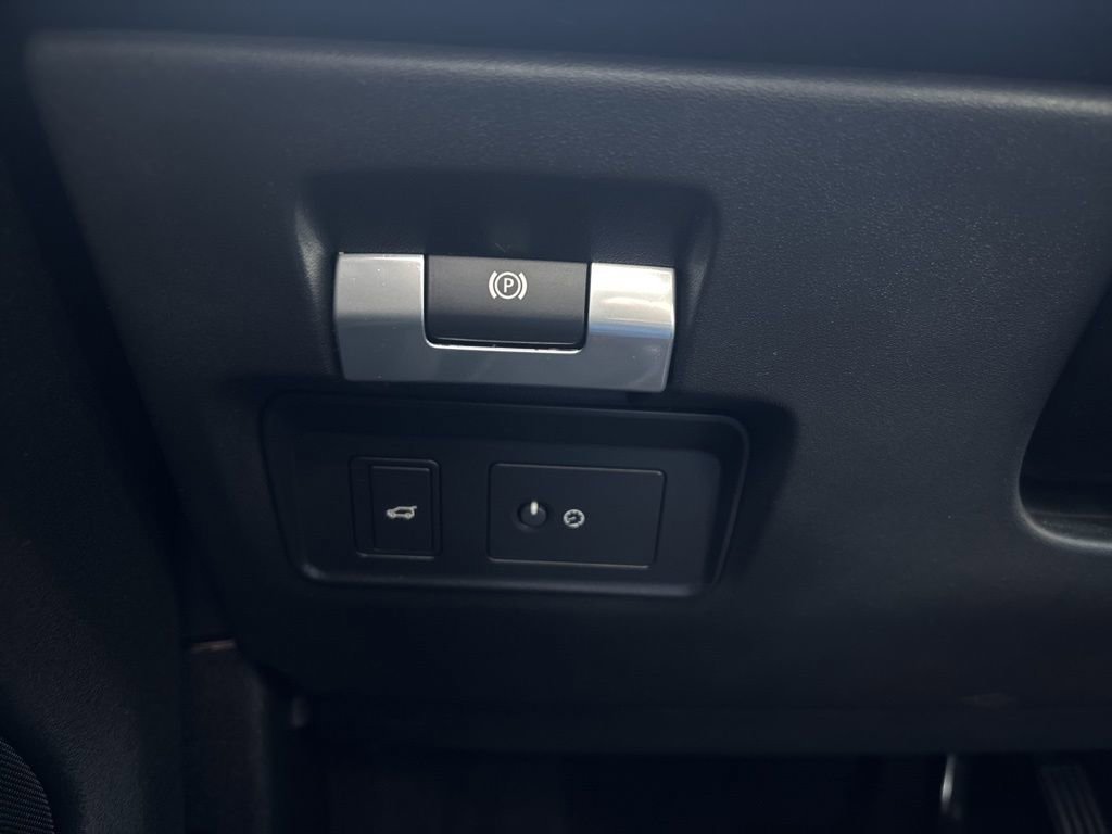 Used 2020 Land Rover Range Rover Evoque SE image 25