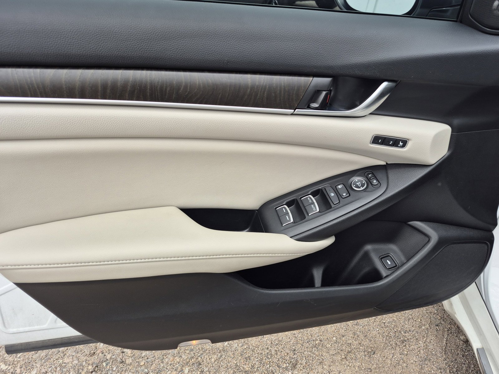 Used 2022 Honda Accord Touring image 14