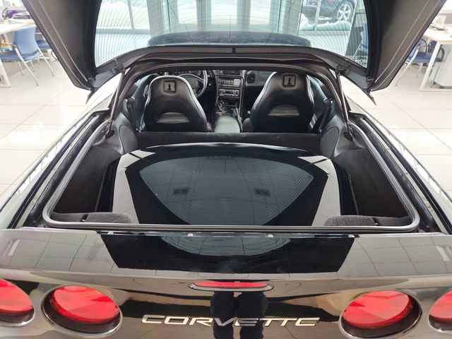 Used 2004 Chevrolet Corvette Base w/ Preferred Equipment Group image 31