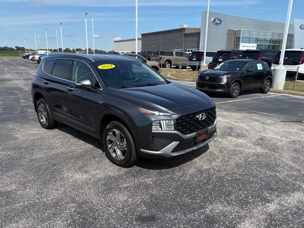 Used 2023 Hyundai Santa Fe SEL w/ Cargo Package AWD/4WD image 2