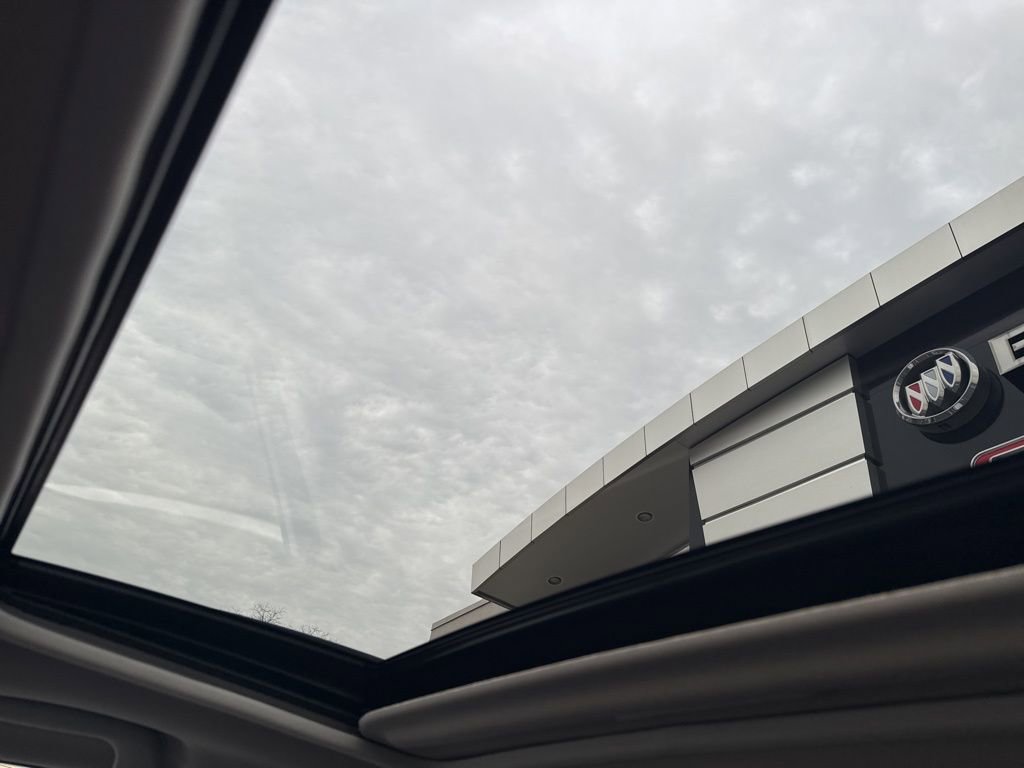 Used 2022 Subaru Crosstrek 2.5i Sport w/ Moonroof Package image 37