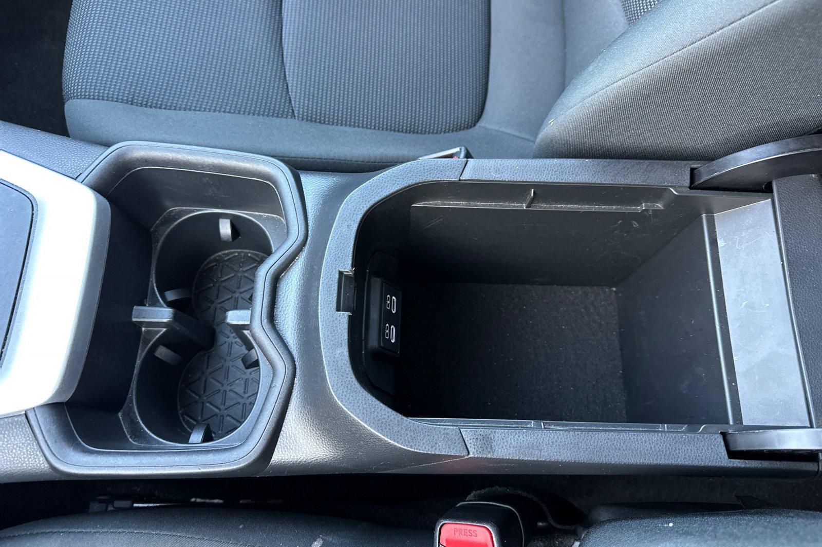 Used 2024 Toyota RAV4 LE image 33