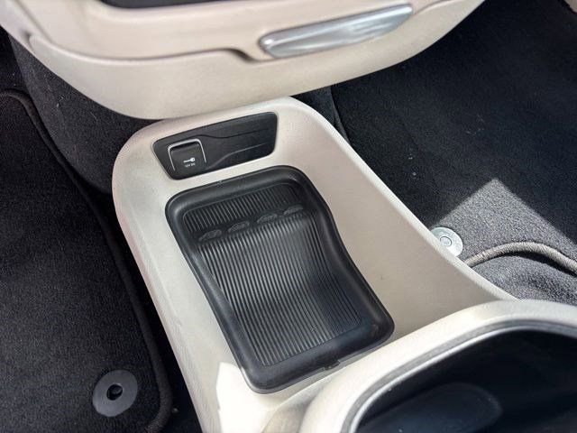 Used 2023 Chrysler Pacifica Touring-L FWD image 26