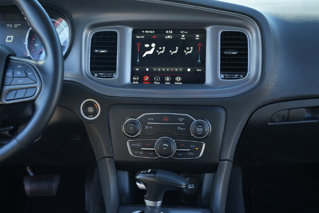 Used 2023 Dodge Charger SXT RWD image 31