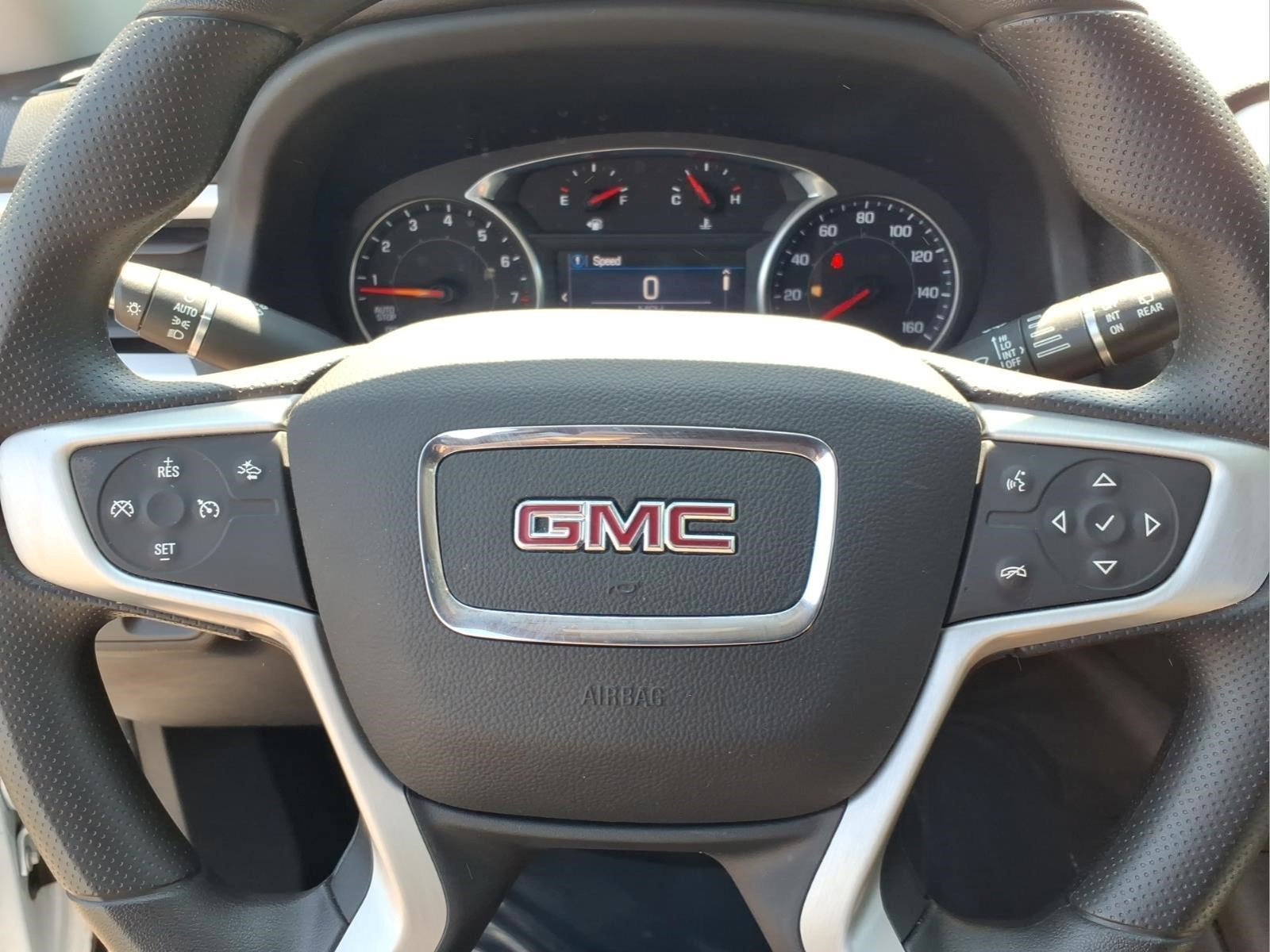 Used 2021 GMC Acadia SLE w/ Driver Convenience Package FWD image 6
