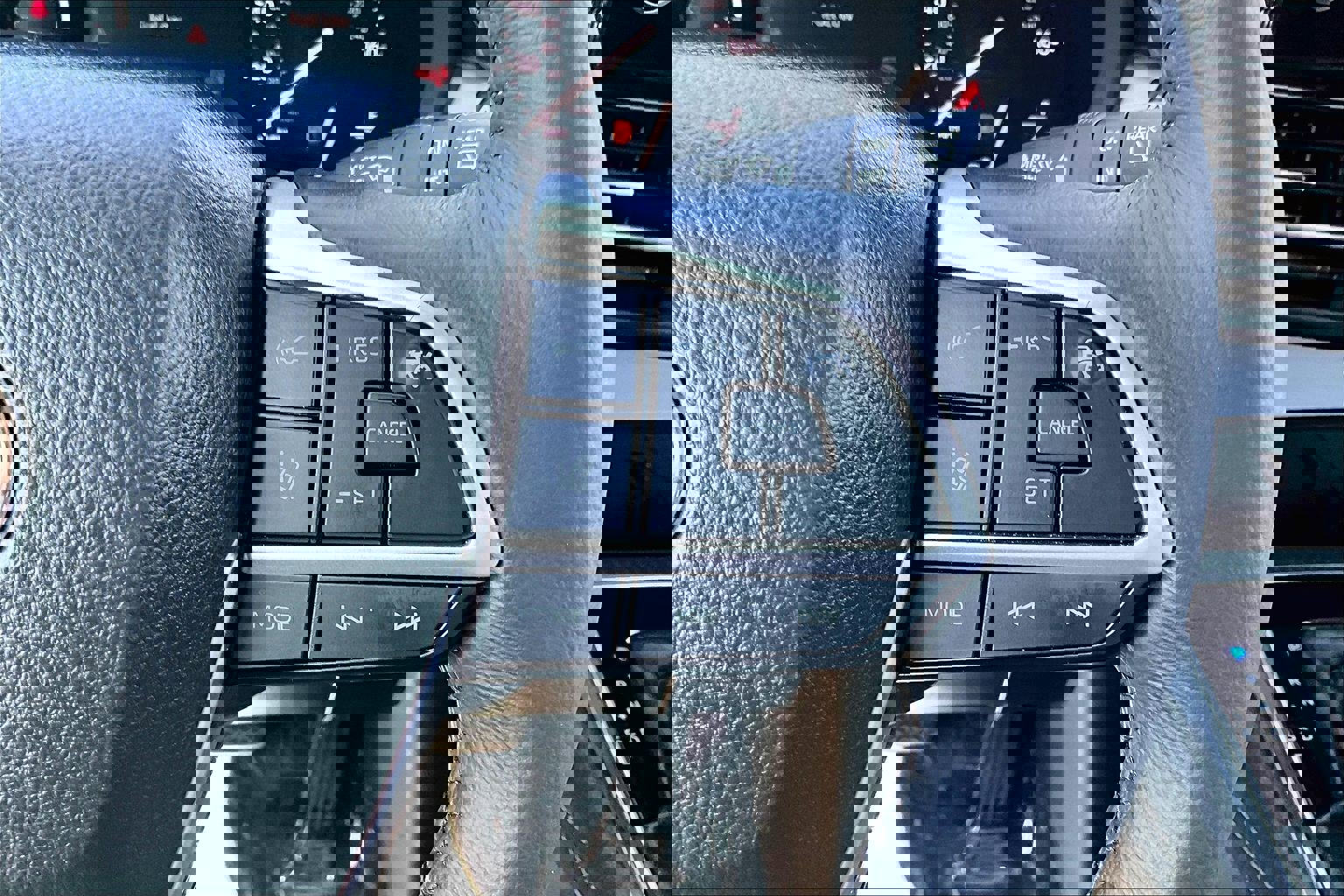 Used 2025 Toyota Sienna XLE w/ XLE Plus Package image 18